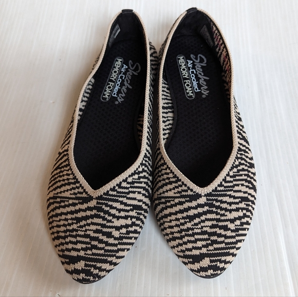 SKECHERS Air Cooled Memory Foam Zebra Striped Knit Ballet Flats - Picture 3 of 10